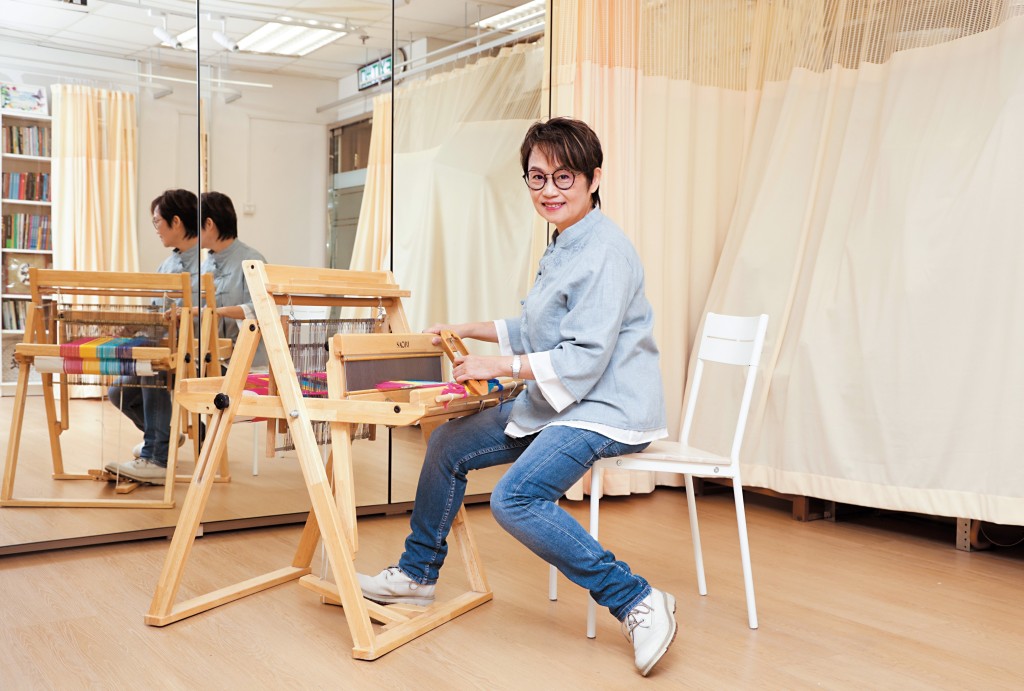 蘇麗明擔任CCCD總幹事一年，之前她曾遊走於不同行業如印刷、玩具等，坦言所有經歷都讓自己累積行政和推廣經驗。