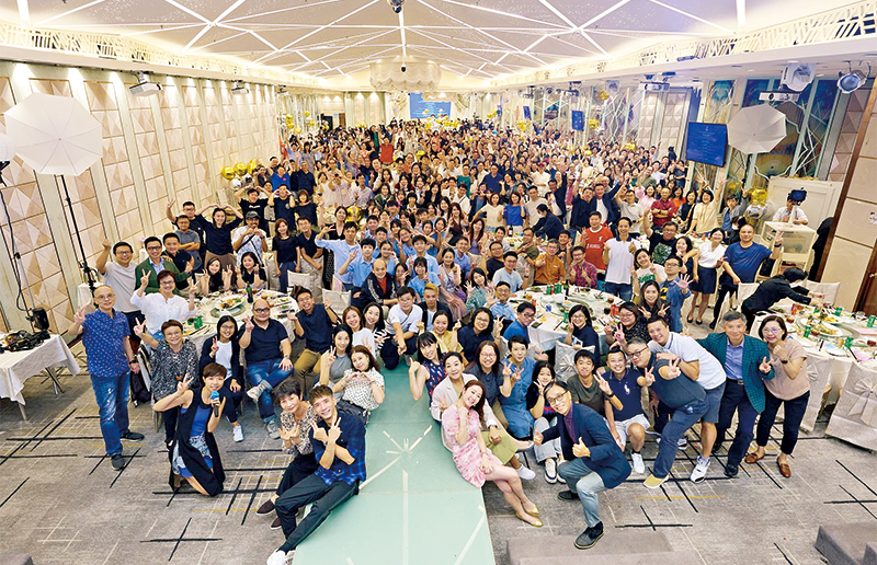 開平校慶50周年,筵開大約60席,有老師、校友及學生傾力演出的表演。