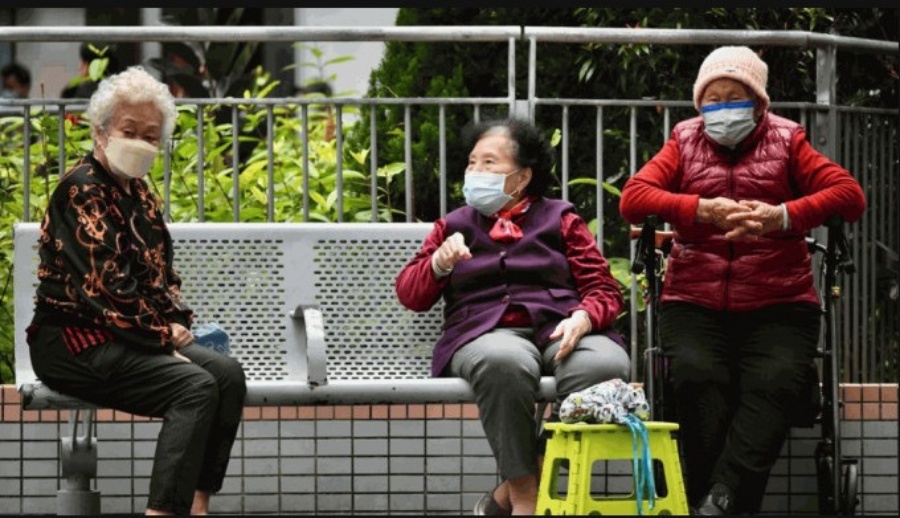 金管局與銀行公會今（21日）宣佈，銀行業界將落實《長者友善銀行服務指引》及《無障礙銀行服務實務指引（第二版）》，加強對長者及殘疾人士使用銀行服務的支援，合推「長者友善銀行服務」措施。