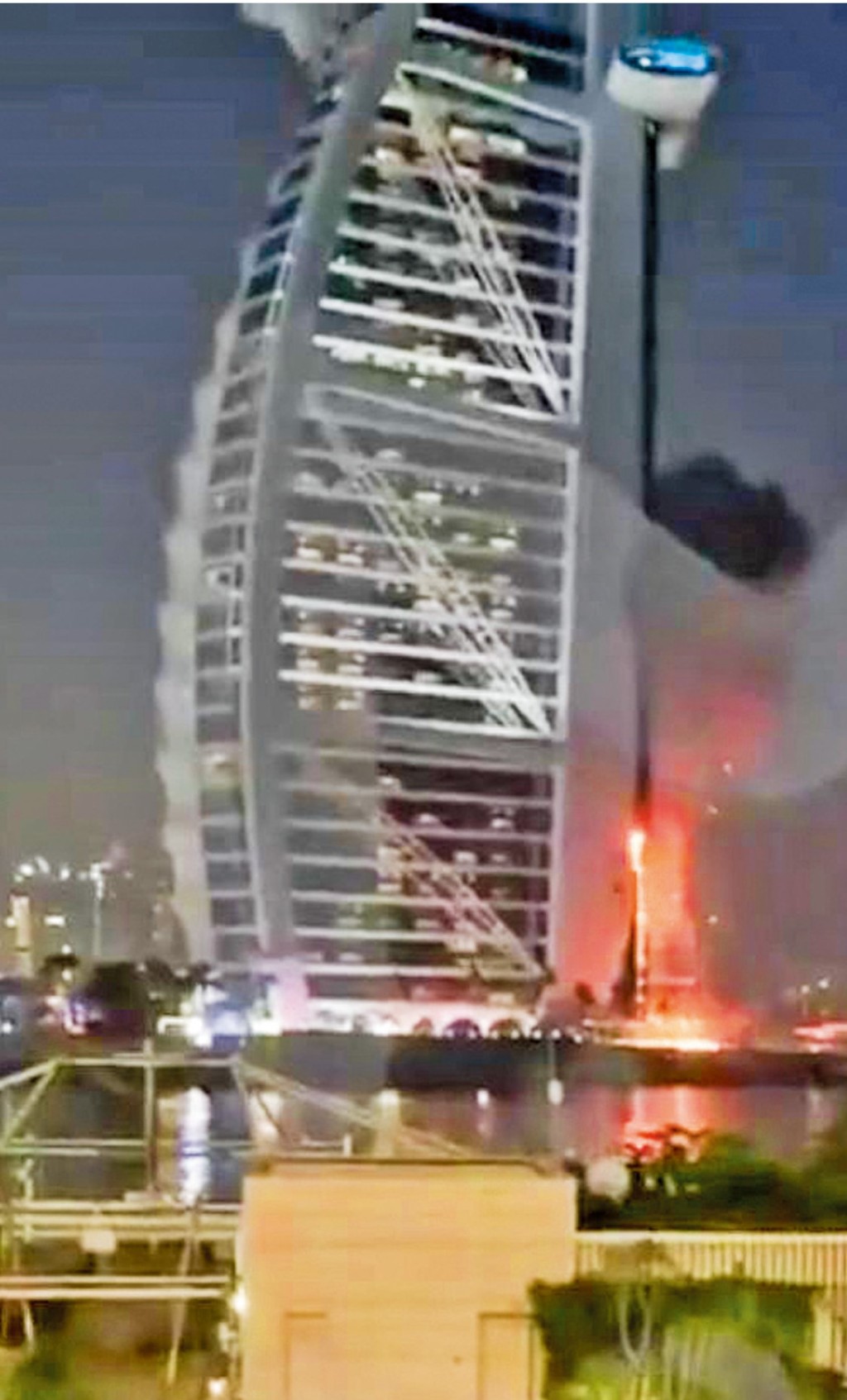 伊朗向隣近國家發動空襲，除了美軍艦隊駐地巴林外，連杜拜地標帆船酒店亦難幸免。