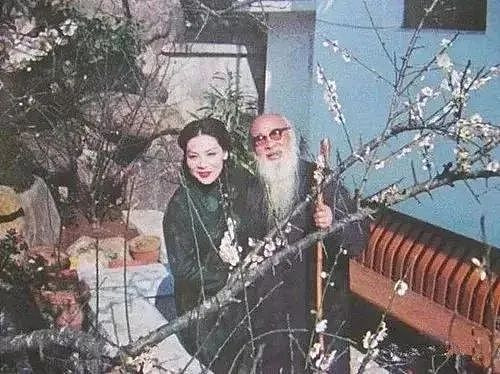 張大千 (右) 與徐雯波