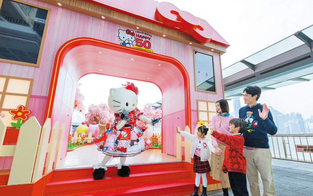 Sanrio去年舉行Hello Kitty五十周年慶系列活動,帶動公司營業利潤連續第二年創下歷史新高。 Sanrio去年舉行Hello Kitty五十周年慶系列活動,帶動公司營業利潤連續第二年創下歷史新高。