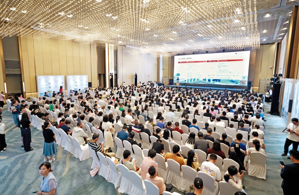 歷屆博覽會搭建一個香港優質教育資源的互動平台。 歷屆博覽會搭建一個香港優質教育資源的互動平台。