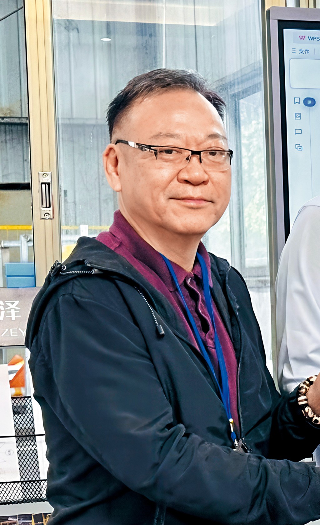 嚴世均指不少從事物流行業的人覷準自提點需求,透過非法佔用公共地方來做快閃「自提點」。 嚴世均指不少從事物流行業的人覷準自提點需求,透過非法佔用公共地方來做快閃「自提點」。