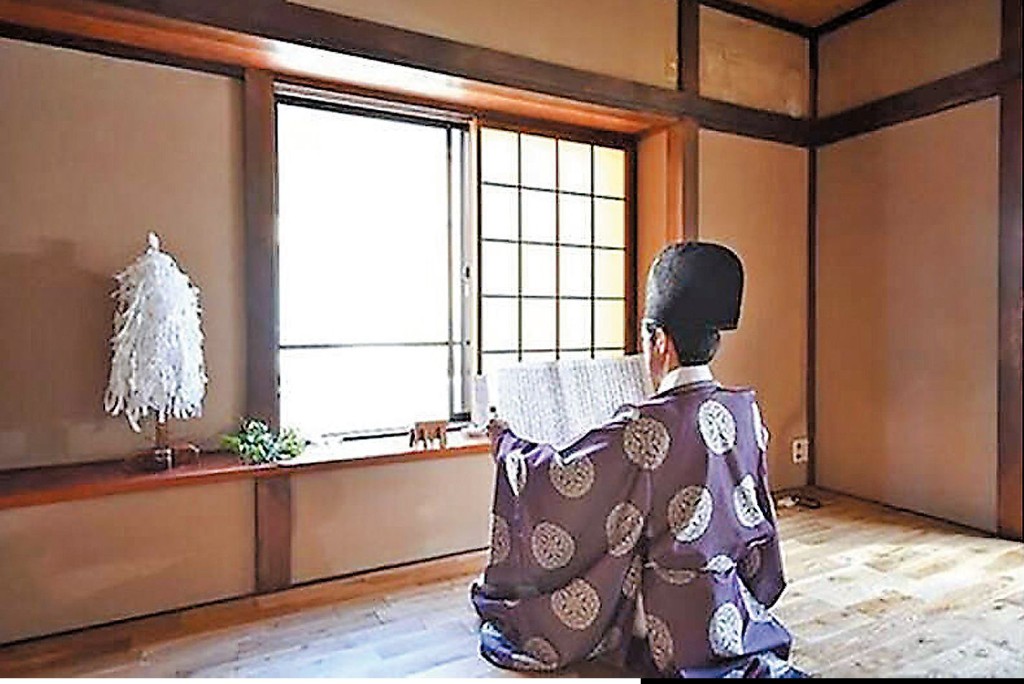 日本人相信道行高的法師可超道含怨念的「地縛靈」。 日本人相信道行高的法師可超道含怨念的「地縛靈」。