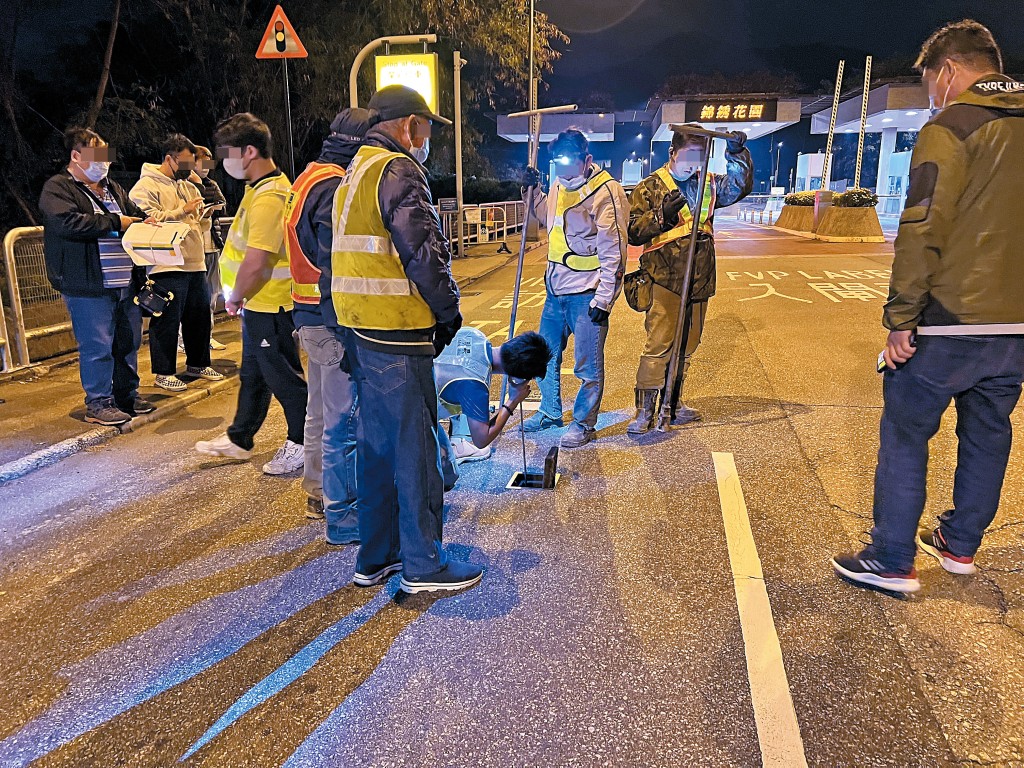 水務署與管理公司作聯合行動，多次在屋苑內作各類測試。