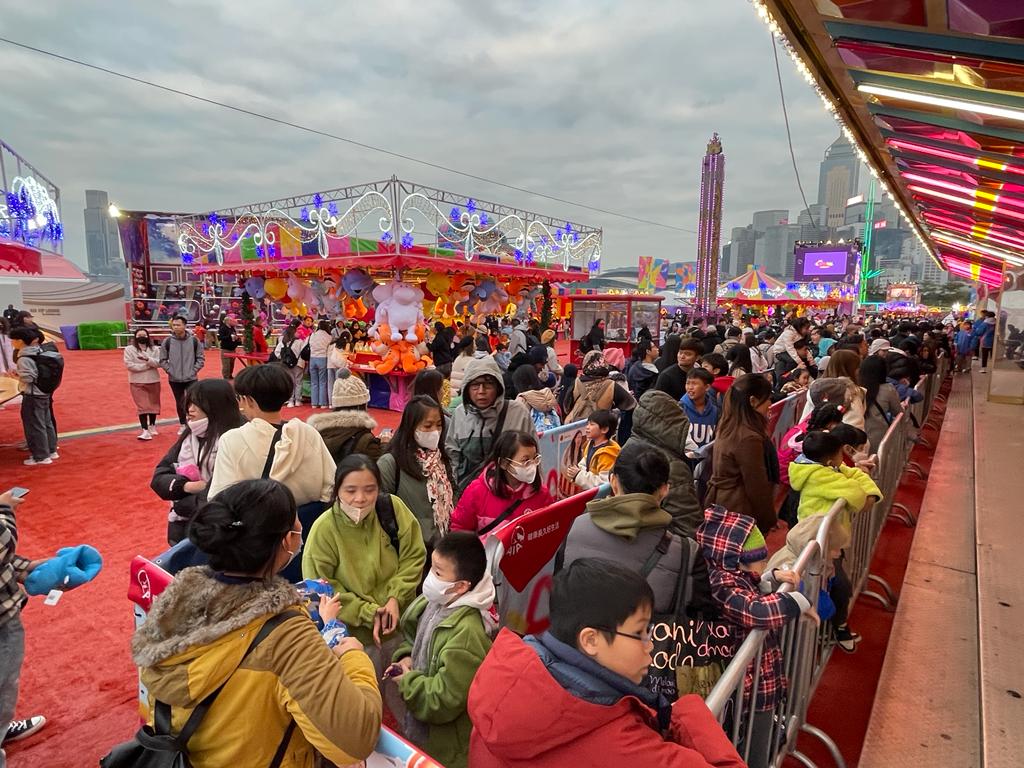 無懼港人北上消費潮AIA友邦嘉年華闊別4年再現中環海濱