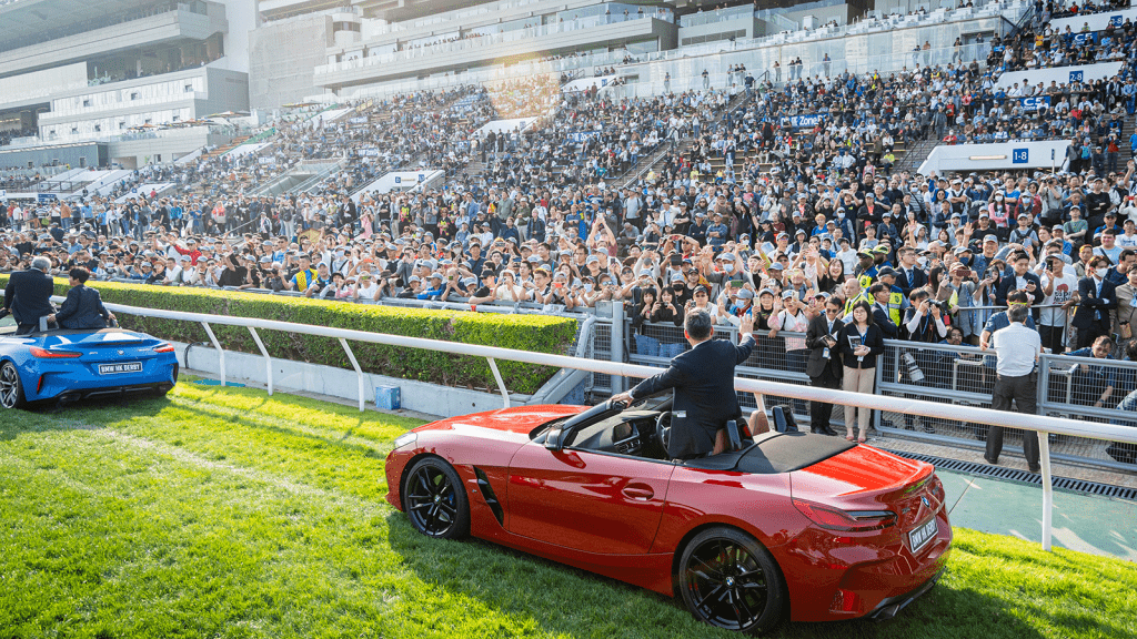 踏入馬年，香港賽馬會 (馬會) 推出馬年系列活動，一系列世界級賽馬、馬術比賽等活動將於馬年內陸續推出。