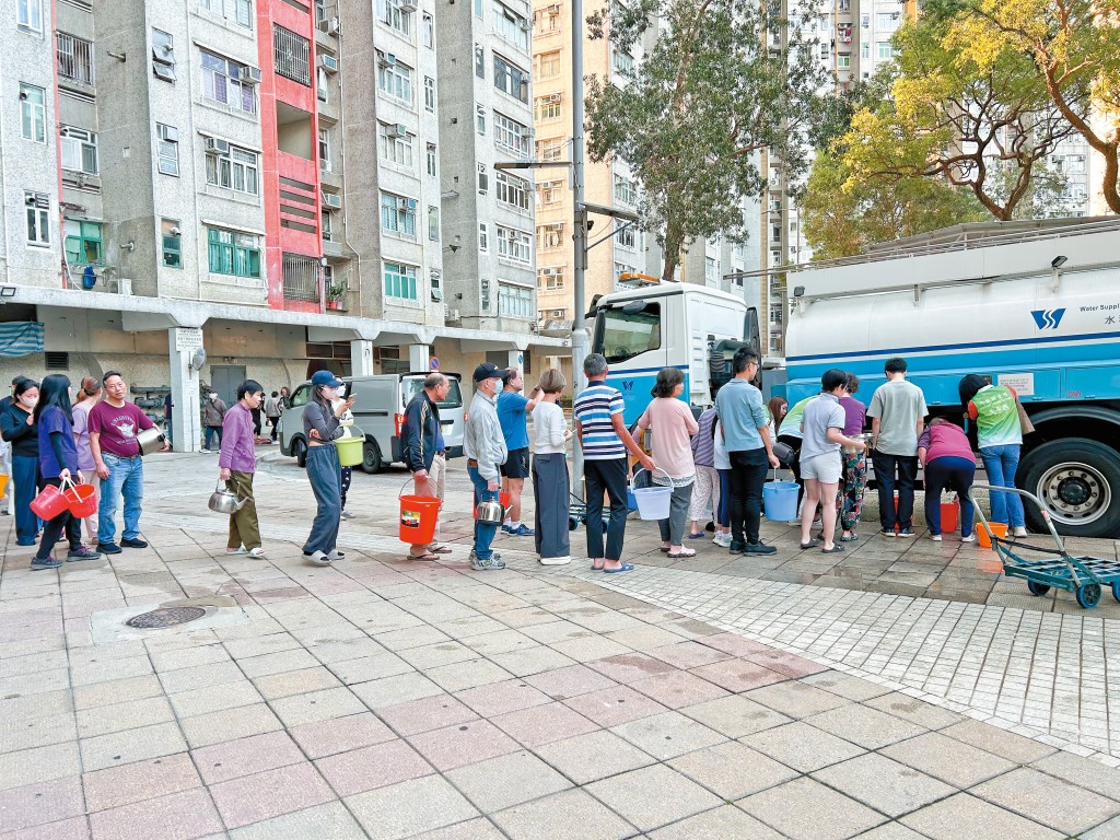 近年不時發生水管老化爆裂和滲漏事故，受影響居民往往要斷水多個小時。