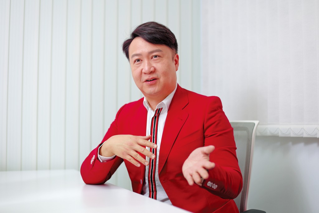 黃德几認為，科企投資AI是必然之舉，「作為老闆見到其他企業投資，自己不搞 AI 就會好落後。」