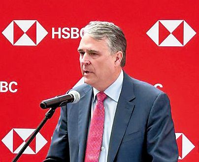 滙豐企業與投資銀行部門主管Michael Roberts稱，集團正「瘋狂專注」重建在香港的投資銀行業務，提升香港IPO的市佔率將是一大重點。