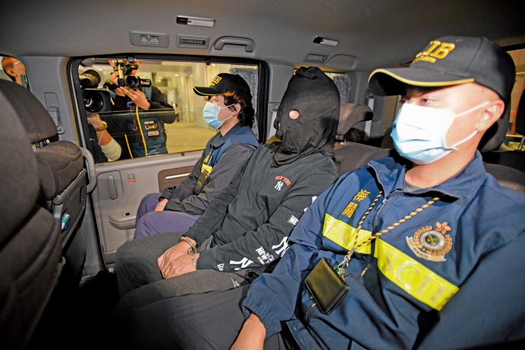 海關一直都有打擊非法進出口動物罪行。 海關一直都有打擊非法進出口動物罪行。