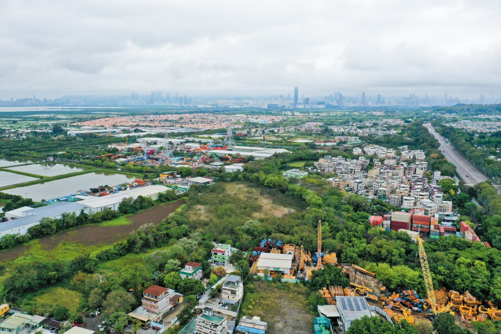 建築業界相信,發展局今年推售北部都會的片區土地情況理想的話,三年後工程量便有望增加。 建築業界相信,發展局今年推售北部都會的片區土地情況理想的話,三年後工程量便有望增加。