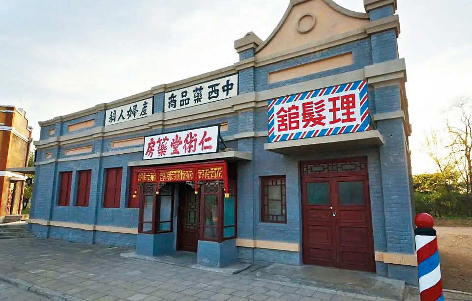 北韓政府甚至興建「平壤影城」，可見其對電影業的重視。