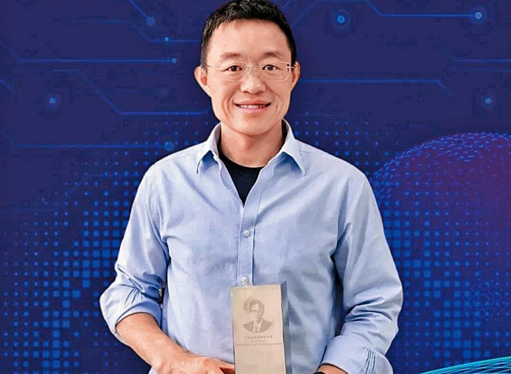 智譜創辦人唐杰旗下的大語言模型GLM 5.2，排全球第四位。