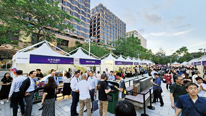 六月初在尖東市政局百周年紀念花園舉辦的酒吧文化節旺丁又旺財。 六月初在尖東市政局百周年紀念花園舉辦的酒吧文化節旺丁又旺財。