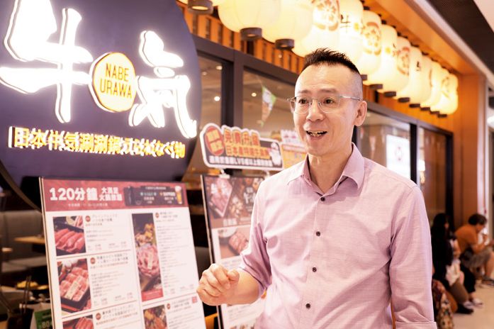 牛気分區經理James稱世界盃期間將推出限定湯底和食材,把足球元素融入餐飲體驗之中。 牛気分區經理James稱世界盃期間將推出限定湯底和食材,把足球元素融入餐飲體驗之中。