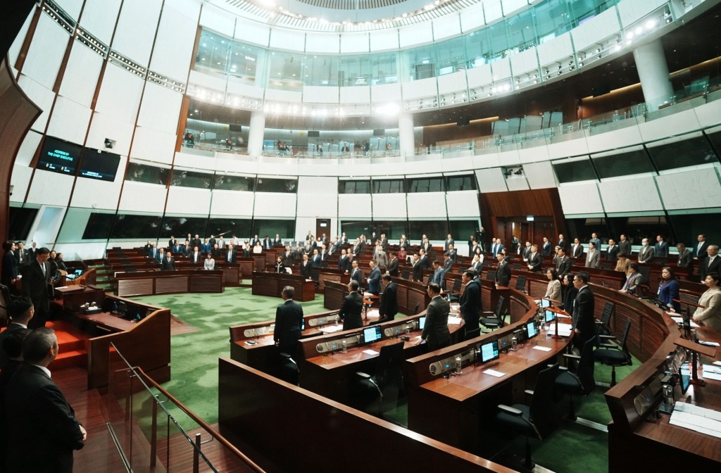 第八屆立法會今日（14日）上午舉行首次會議。