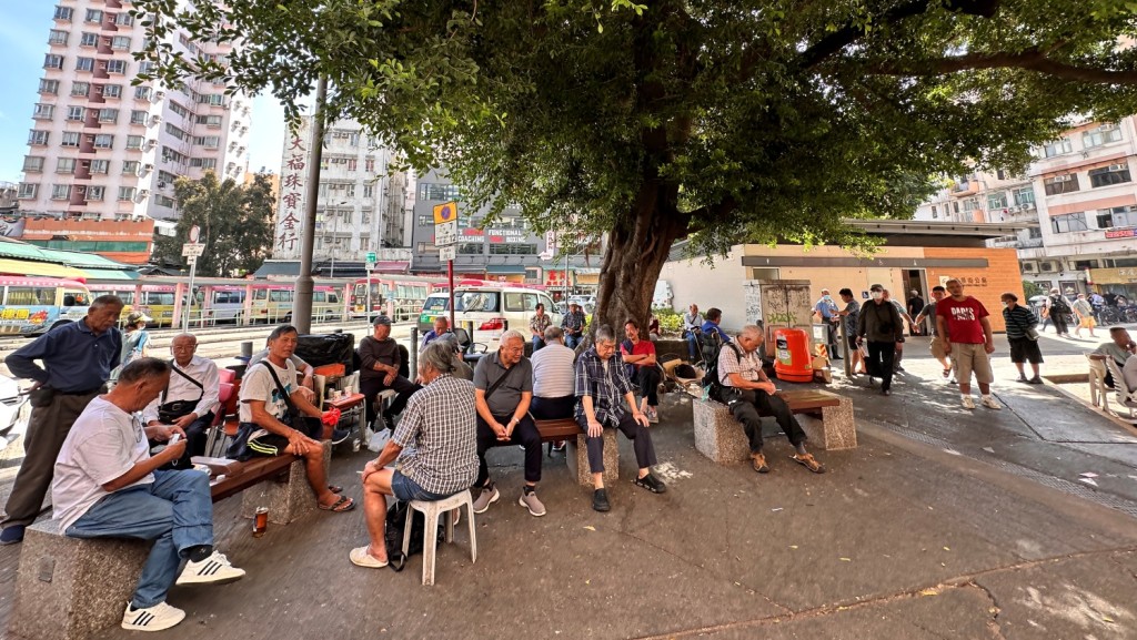 丘應樺指銀髮經濟的潛力很大, 市場的力量也很大 丘應樺指銀髮經濟的潛力很大, 市場的力量也很大