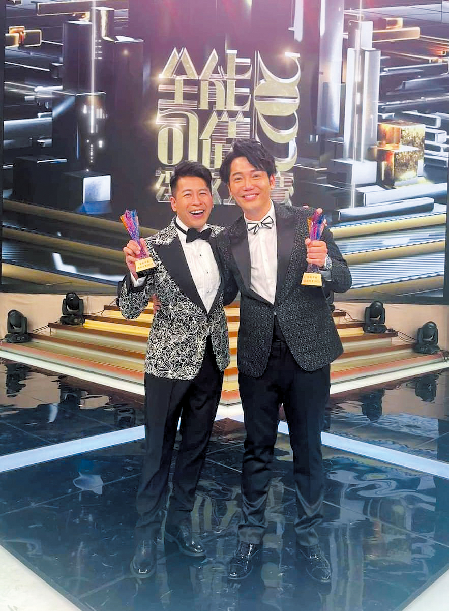 口才了得的蔡國威，在TVB舉辦的《全能司儀選拔大賽2022》中，與黃建東成功勝出，雙雙奪得55周年《萬千星輝賀台慶》的司儀席位。
