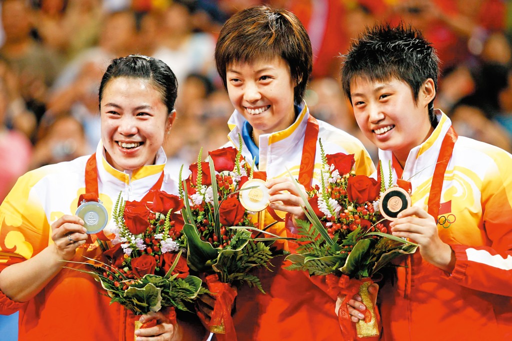 二○○八年的北京奧運,張怡寧於女單以四比一戰勝隊友王楠,贏得金牌。 二○○八年的北京奧運,張怡寧於女單以四比一戰勝隊友王楠,贏得金牌。