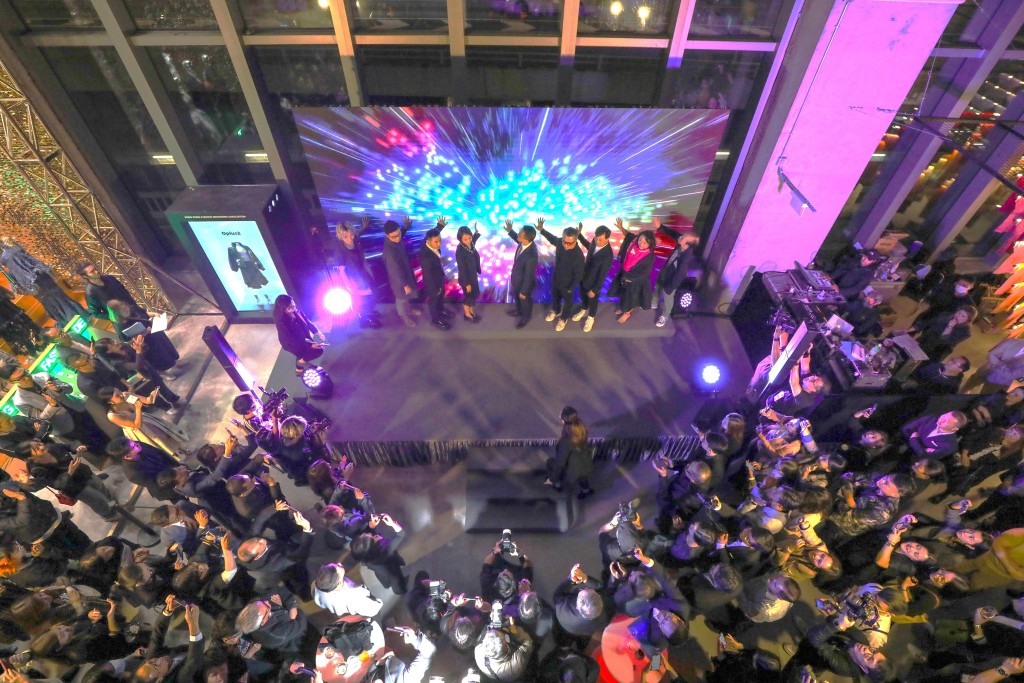 「大灣區創意之夜」啟動禮吸引接近 400 位來自香港及大灣區其他城市的業界翹楚及菁英蒞 臨，場面盛大熱鬧。