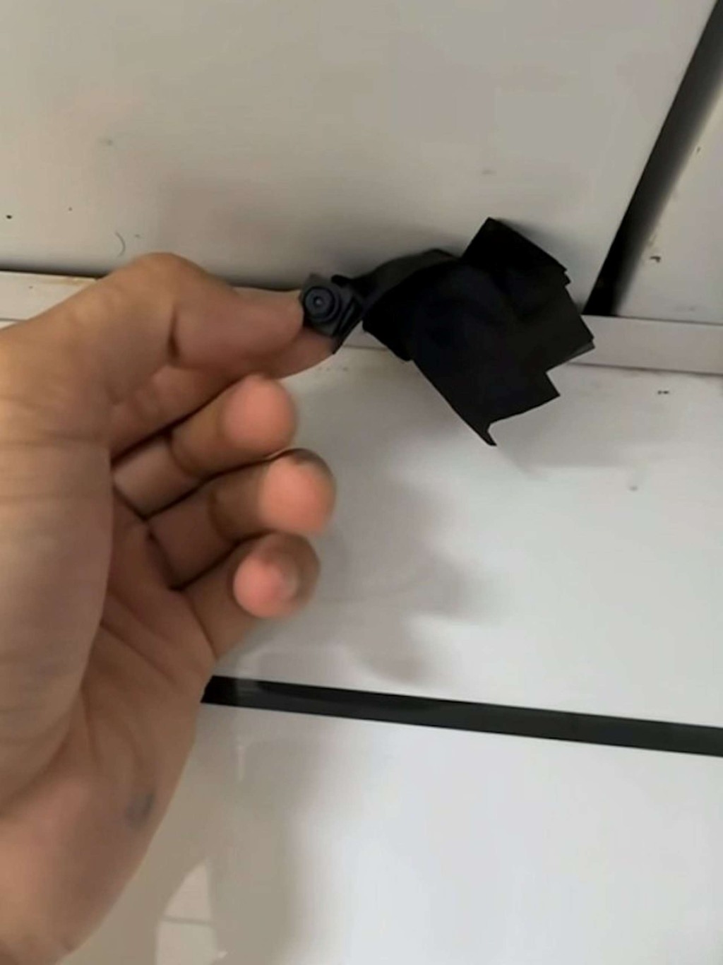 網上流傳的針孔攝錄機。網上圖片  