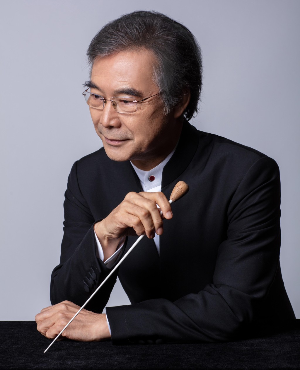 香港中樂團藝術總監兼終身指揮閻惠昌教授