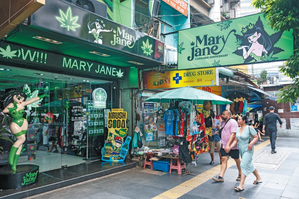 泰國大麻合法化後，大麻店開到成行成市。