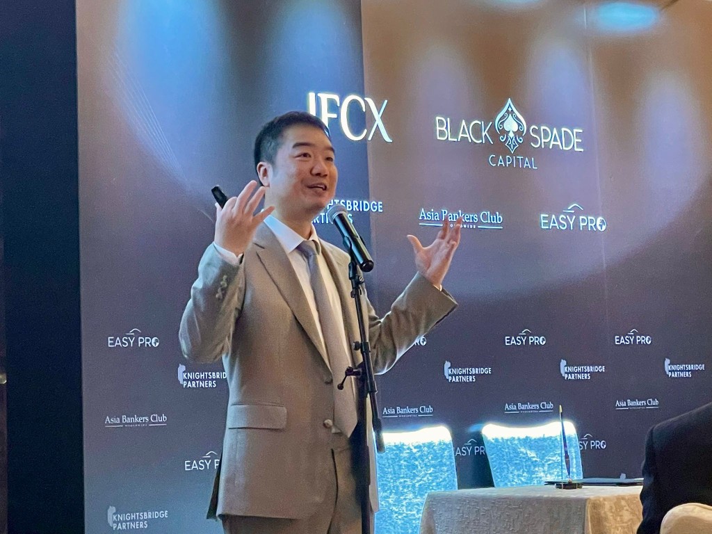 IFCX創辦人暨執行總裁賴衍銘稱,未來五年將引導超過50億元的亞洲資金投入中東、越南及泰國房地產市場。 IFCX創辦人暨執行總裁賴衍銘稱,未來五年將引導超過50億元的亞洲資金投入中東、越南及泰國房地產市場。