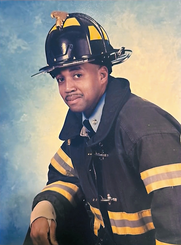 紐約長老會魯克林衛理公會醫院今年一月九日發生病人持利器企圖傷人事件,病人林奇最終被警方開槍轟斃。六十二歲的死者,早年曾在紐約市消防局任職。 紐約長老會魯克林衛理公會醫院今年一月九日發生病人持利器企圖傷人事件,病人林奇最終被警方開槍轟斃。六十二歲的死者,早年曾在紐約市消防局任職。