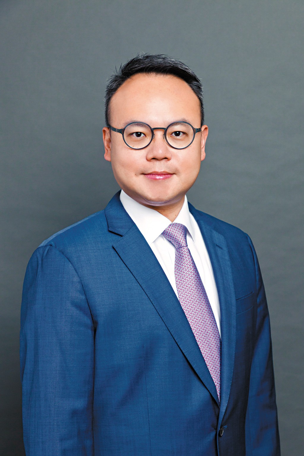 泓亮諮詢及評估董事總經理張翹楚分析，不少商界精英和名人最近決定入市，主要是樓市短線可能見底有數得計。