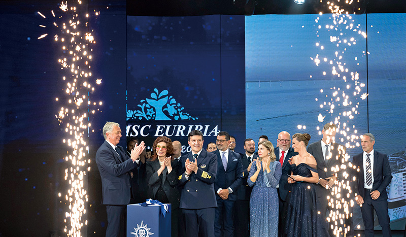 蘇菲亞羅蘭（前排左二）為MSC Euribia號主持命名禮。