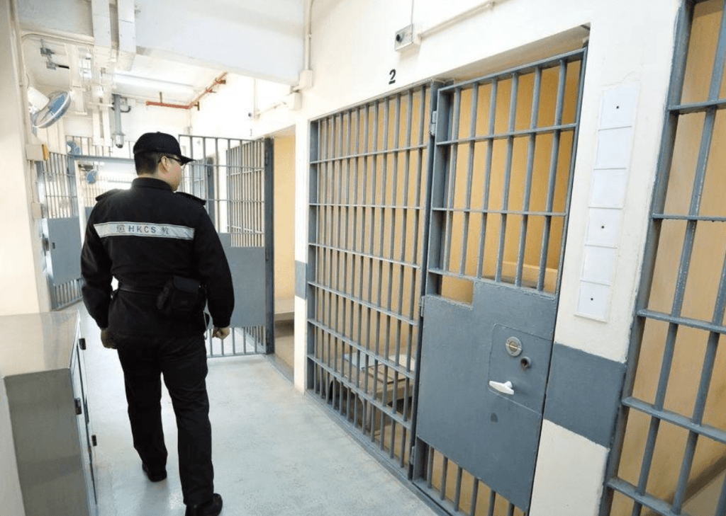 事件涉及約6,800名懲教署現職及離職人員。