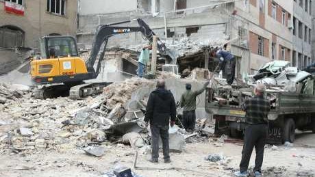 由於伊朗及以色列的安全形勢極不明朗,特區政府呼籲市民不應前赴當地。 由於伊朗及以色列的安全形勢極不明朗,特區政府呼籲市民不應前赴當地。