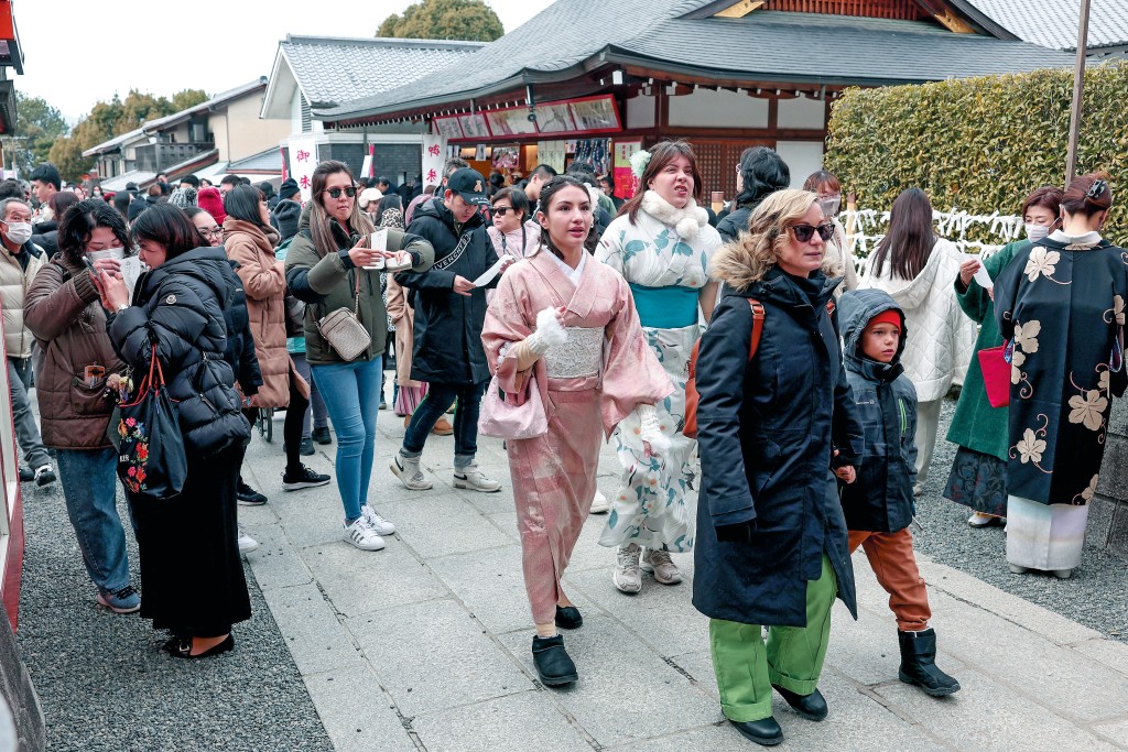 日本旅遊業疫後復甦強勁,去年訪客就超過三千六百萬人次,創歷年新高。 日本旅遊業疫後復甦強勁,去年訪客就超過三千六百萬人次,創歷年新高。