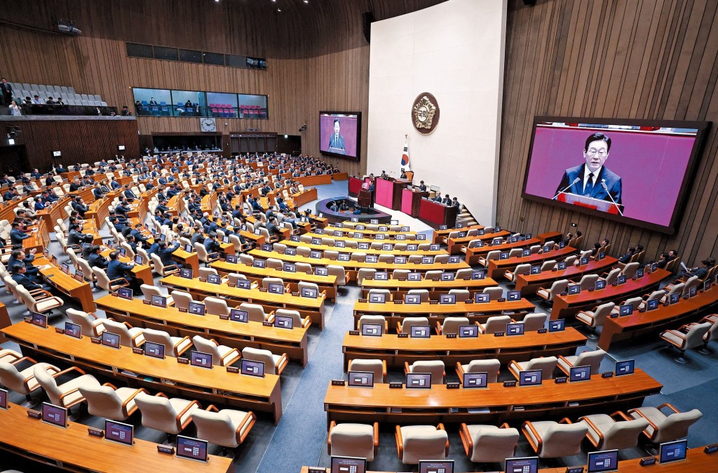 韓國股民狂炒槓桿ETF,觸動韓國議會的神經,有當地議員直言有如大賭場。 韓國股民狂炒槓桿ETF,觸動韓國議會的神經,有當地議員直言有如大賭場。