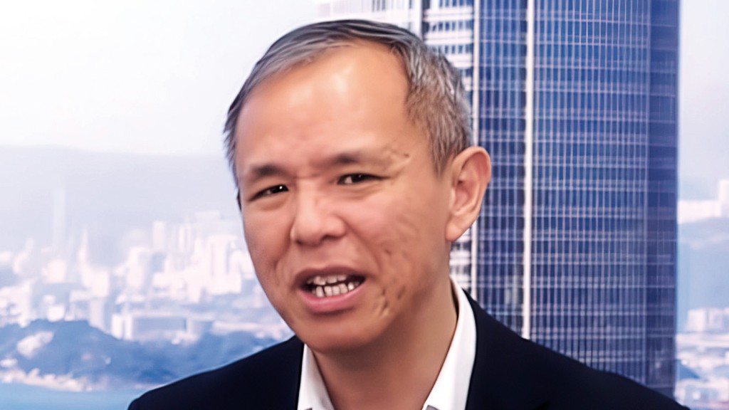 恒生銀行首席市場策略員溫灼培認為,美國綜合影響力轉弱時,美元在全球地位也會隨之被削弱,預測今年底前金價每安士有望升至三千五百美元。 恒生銀行首席市場策略員溫灼培認為,美國綜合影響力轉弱時,美元在全球地位也會隨之被削弱,預測今年底前金價每安士有望升至三千五百美元。