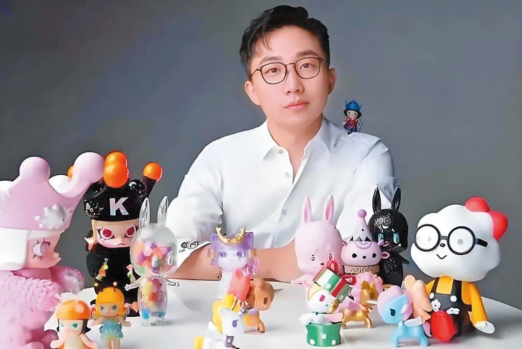 王寧的最新指引遠差市場預期，直言今年「努力做到增速不低於兩成」，與去年豪言「收入三百億很輕鬆」大相徑庭。