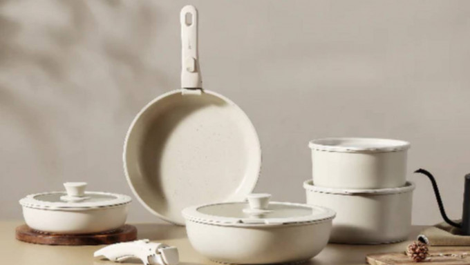 內地廚具品牌卡羅特今日起招股, 招股價5.72至5.78元,每手500股入場費2919.14元。 內地廚具品牌卡羅特今日起招股, 招股價5.72至5.78元,每手500股入場費2919.14元。