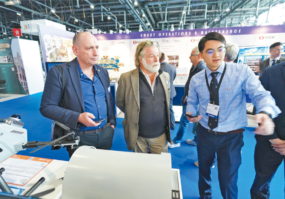 港鐵團隊通過現場演示與互動，全面展示其在智慧鐵路與綠色科技領域的最新成果。