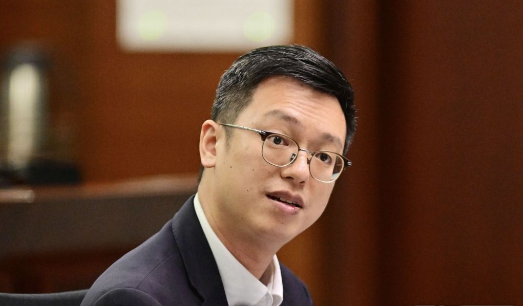 勞工及福利局副局長何啟明 勞工及福利局副局長何啟明