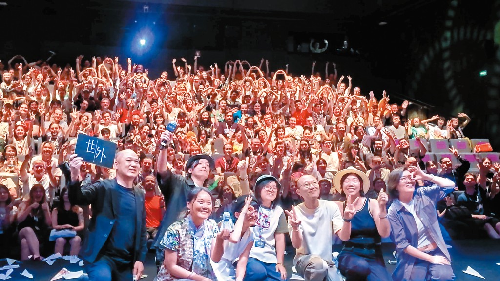 吳啓忠與團隊帶着作品，先後入選世界各地多個電影節，揚威海外。