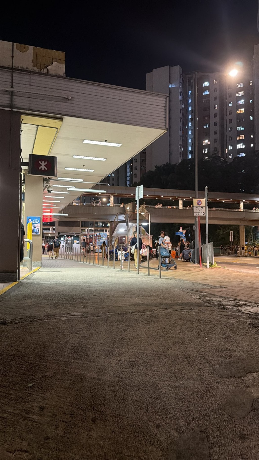 少女訛稱在上水火車站附近發現貓屍，事實是貓販子送貓到此交收，其中一貓咪已死亡！