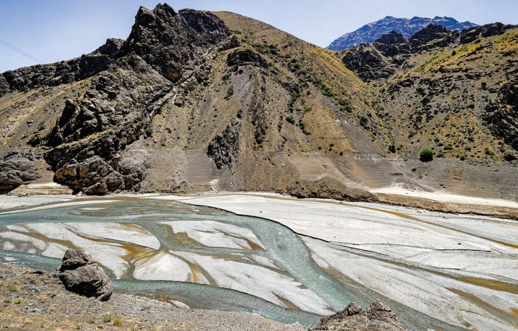 供應德黑蘭飲用水的阿米爾卡比爾水庫上游河水已近乾涸，水庫存量僅夠兩周之用。