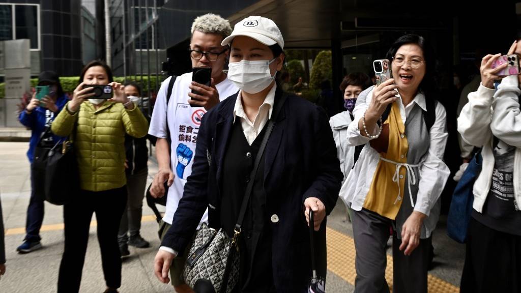 何太獲准以5000元保釋，不得離開香港