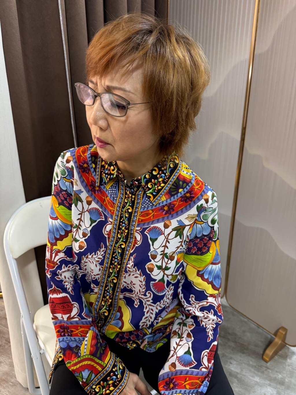 張德蘭為首個紅館騷綵排不慎差錯腳跌傷左膊甩骹肩骨裂老公楊偉誠即陪伴入院做手術