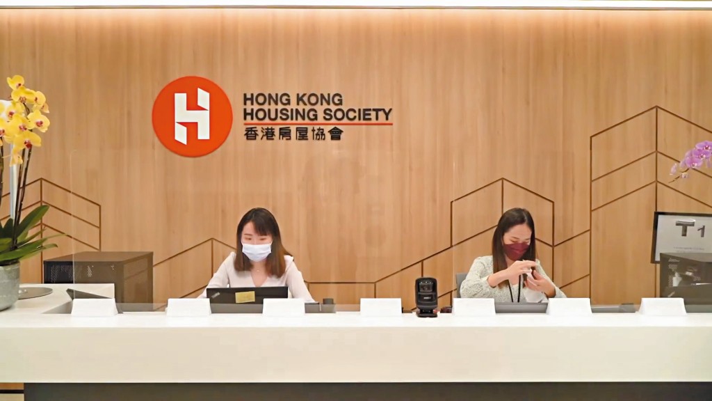 房協去年以浮息發債一百二十億元融資，以應付龐大支出及新項目投資。