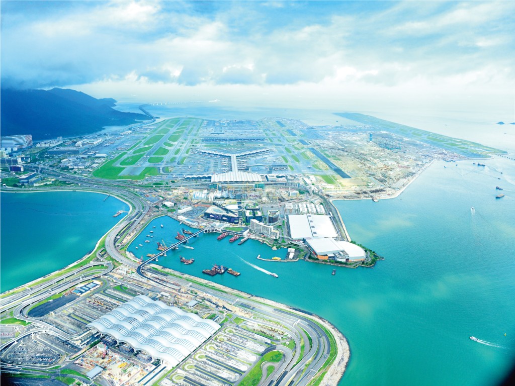 香港國際機場正全力推展多項發展項目，向「機場城市」願景邁進。