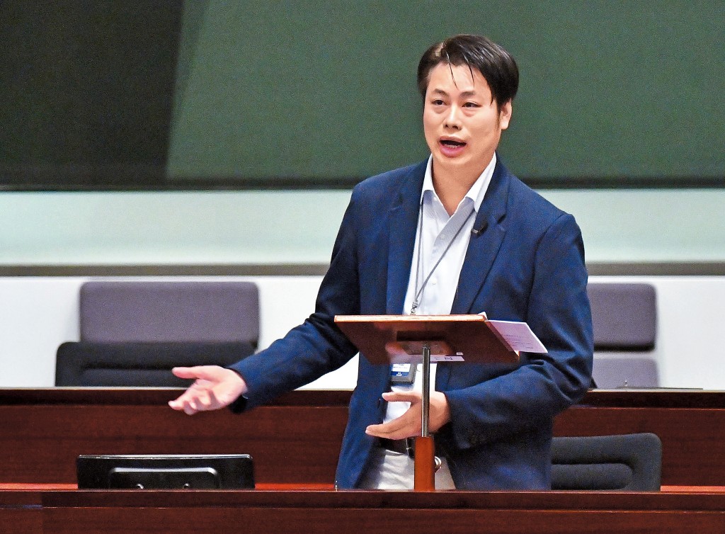 立法會議員何俊賢建議將蘭花在關口設銷售市場。
